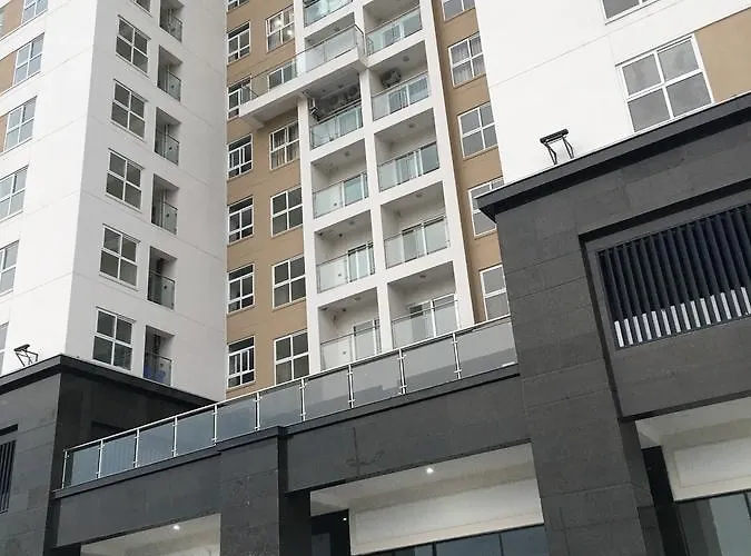 Aparthotel New Life Tower 3*